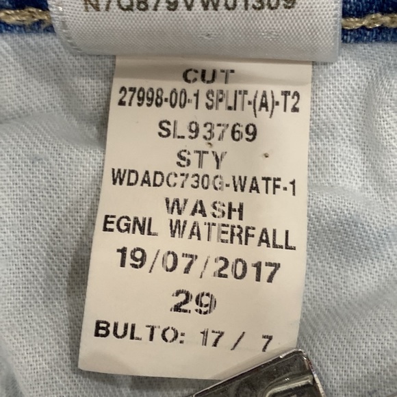 True Religion Colette High Rise Tapered Skinny Waterfall Wash Ripped size 29 - Picture 8 of 16